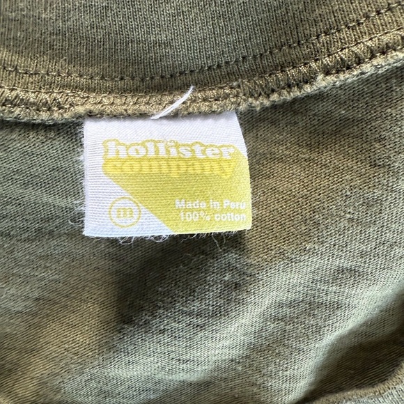 Y2K Hollister Short Sleeve Shirt - Picture 3 of 5